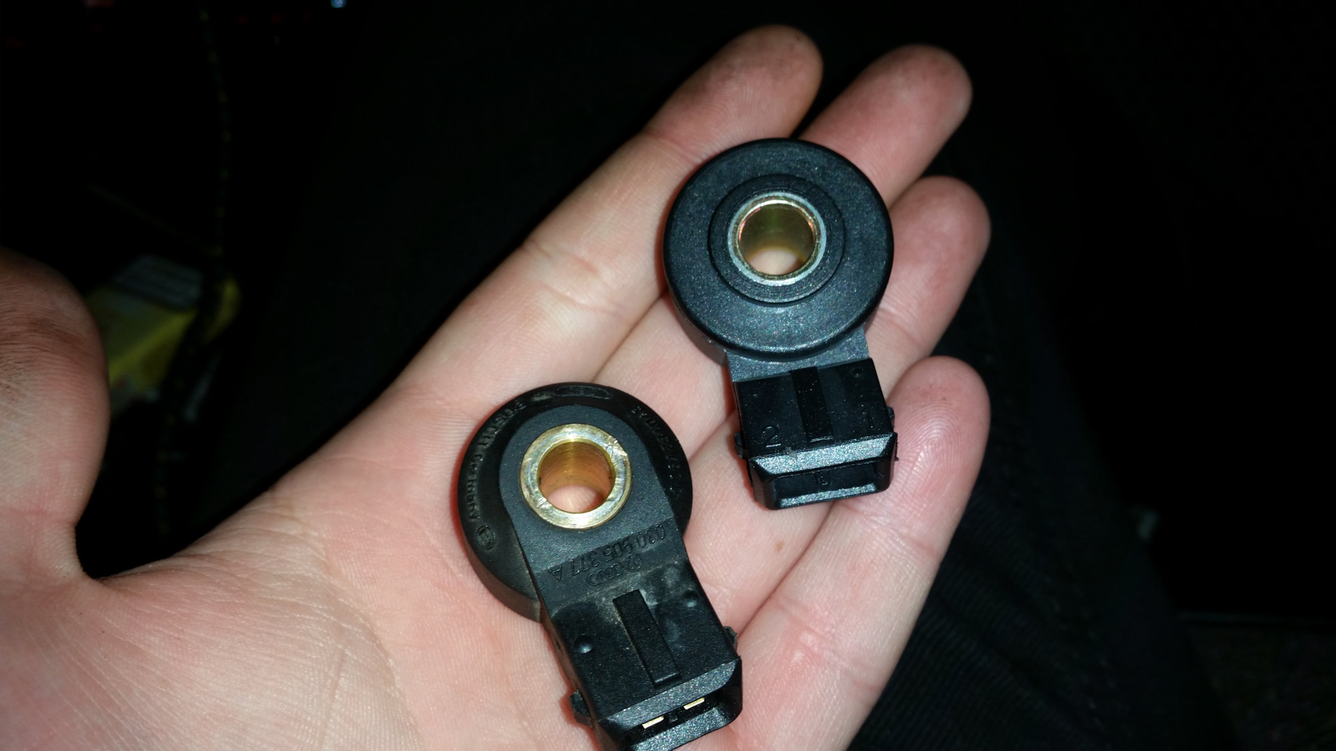 Датчик детонации xray 1. Датчик детонации икс рей. 183855 датчик детонации. 392502e000. 183855 датчик детонации.