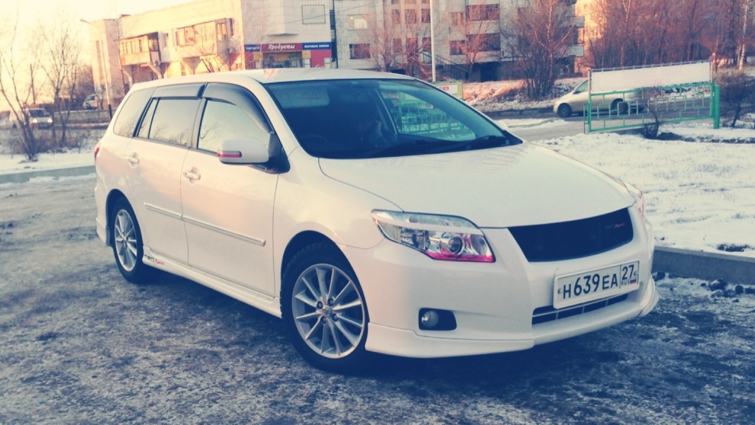 Филдер владивосток. Toyota Corolla Fielder 141. Тойота Королла Филдер 2008 144 кузов. Toyota Corolla Fielder на ВОССЕНАХ. Филдер 143.