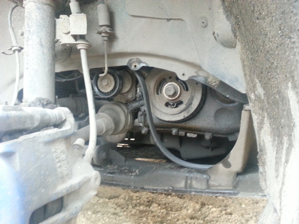 Замена ремня и роликов — Ford Mondeo III, 2 л, 2002 года | своими ...