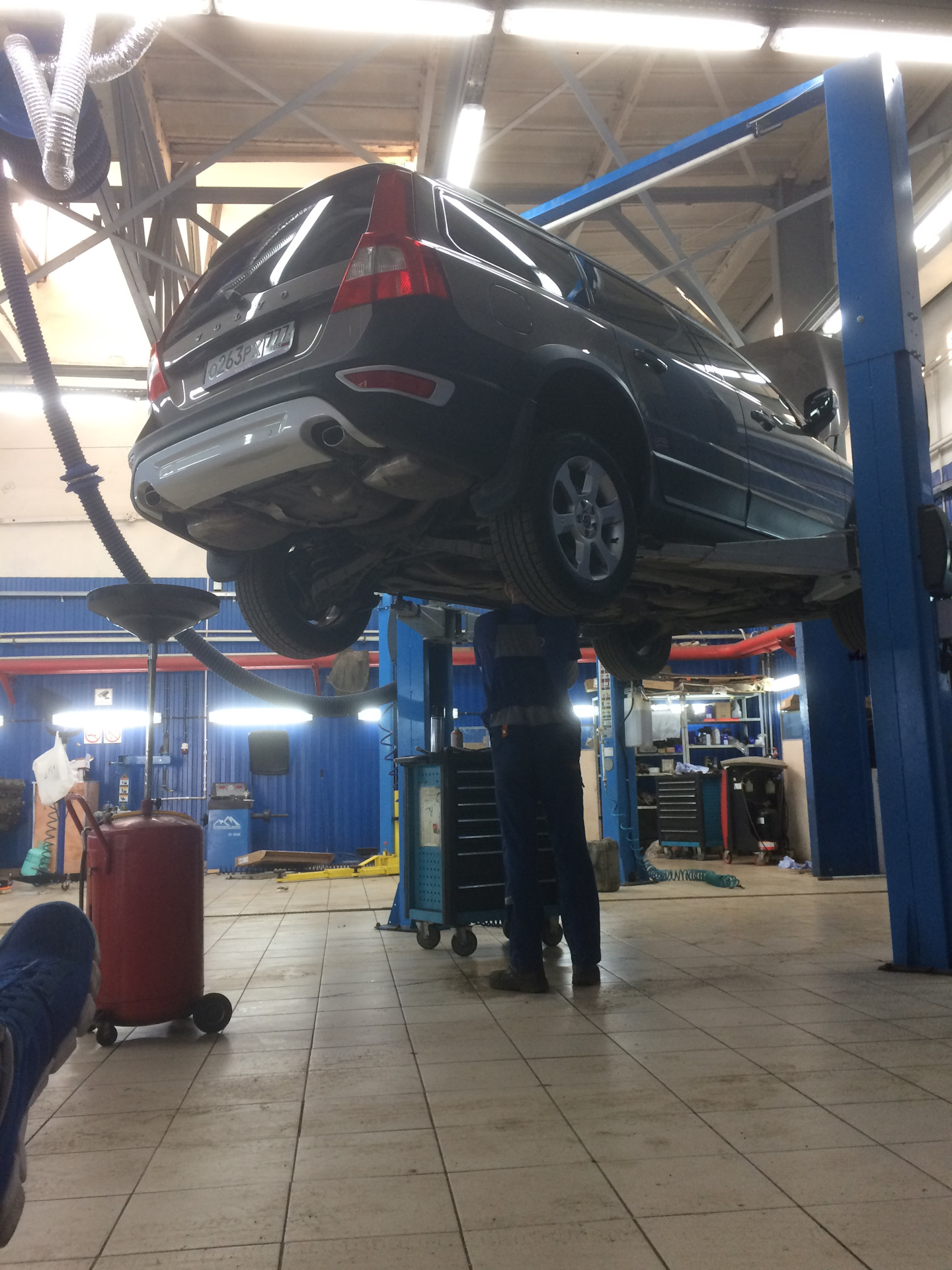 Замена масла в Haldex — Volvo XC70 III, 2,4 л, 2010 года | визит на ...