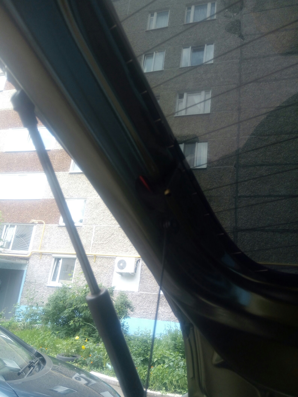 Заглушка на провод обогрева зад. стекла — Renault Duster (1G), 1,6 л ...