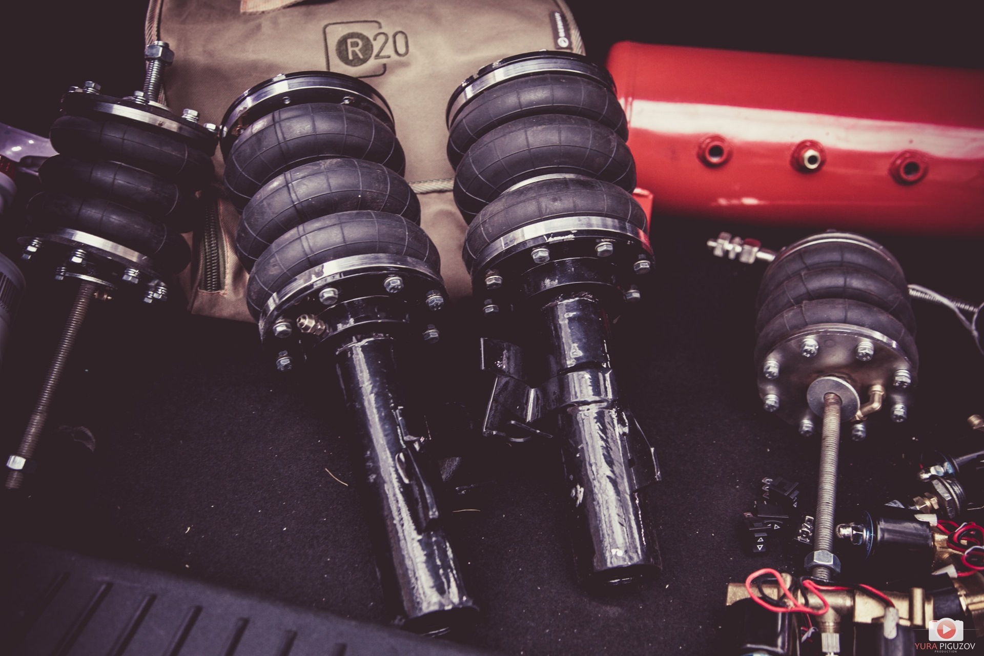 пневмоподушка форд фокус 2. пневмоподвеска фокус 2. пневмоподушки форд фокус 2. пневмоподушки фокус 2 задние. форд фокус 2 пневма пневмоподвеска.