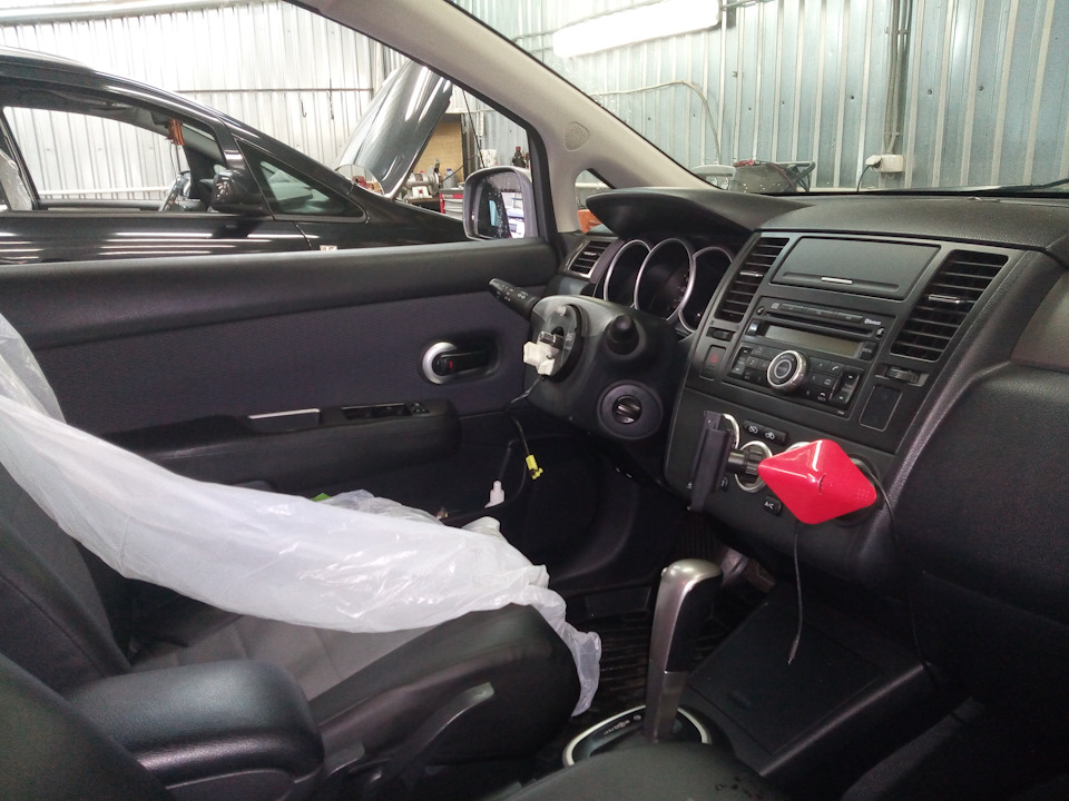 Замена пиропатрона ПБ — Nissan Tiida (1G), 1,6 л, 2010 года | визит на ...