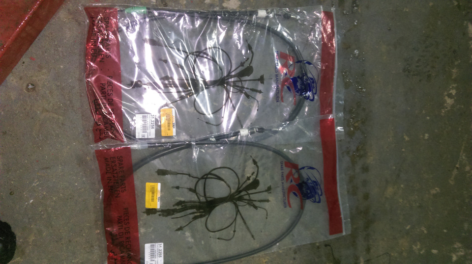 Замена тросиков стояночного тормоза (ручника) — Opel Vivaro (1G), 1,9 л ...