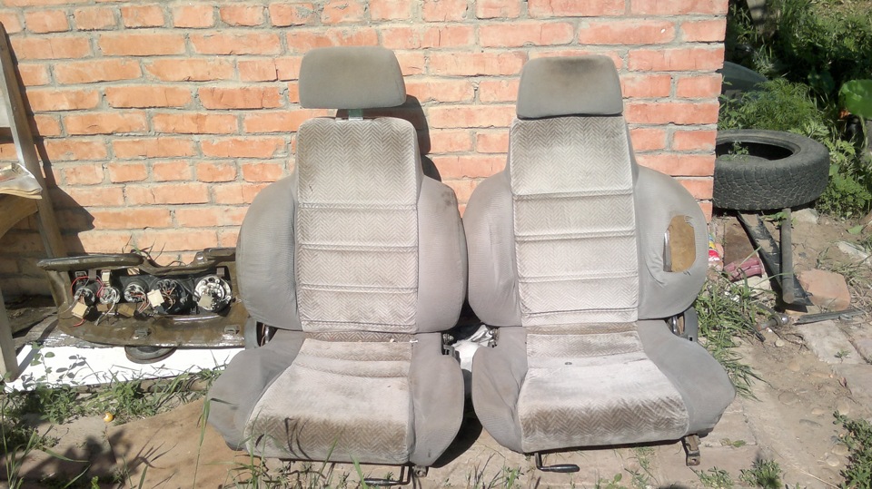 Сиденья от пежо 308. Hyundai hd78 подлокотник. Сидения дав. Сиденья от 2109 балтика. Кресла гольф 5.