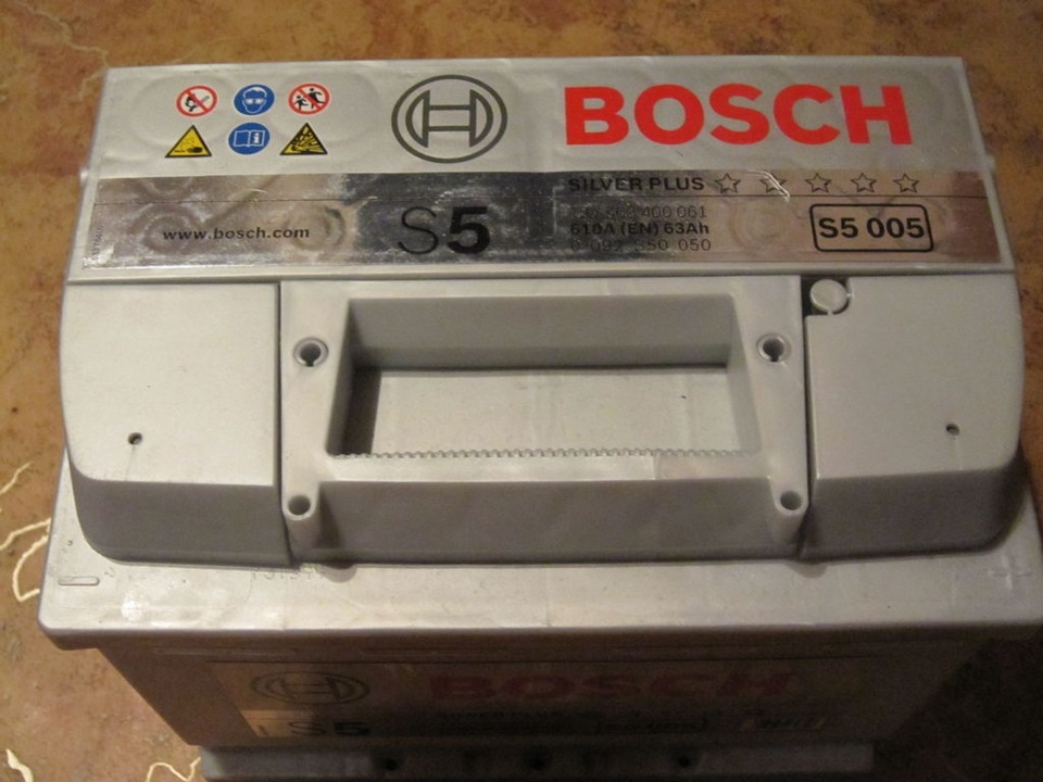 Silver plus. Аккумулятор Bosch Silver Plus s5 61ah. Замена аккумулятора бош 7.2в. Аккумулятор Bosch s5 610 а как открыть пробки.