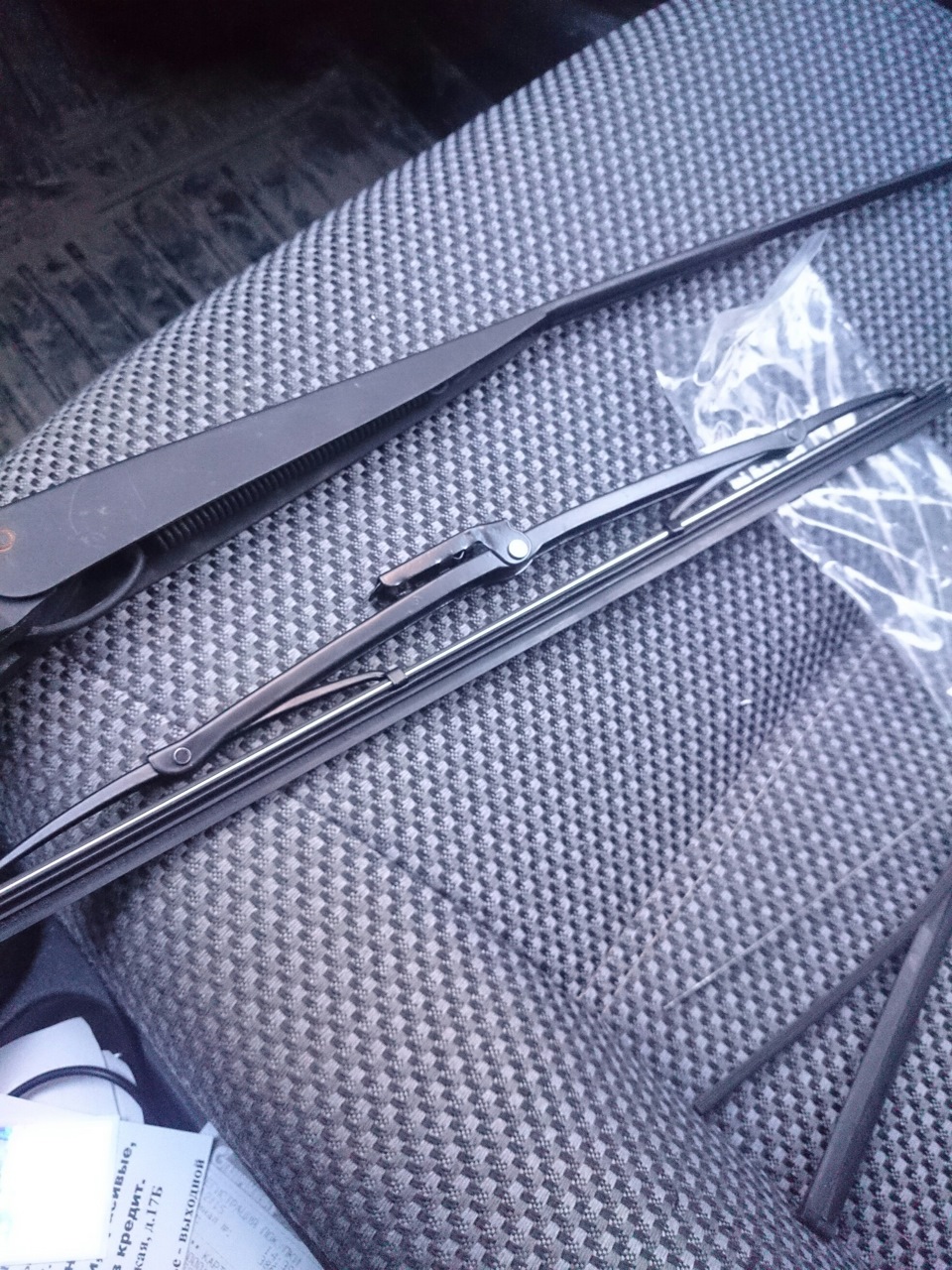 Замена заднего дворника — Lada 2114, 1,6 л, 2011 года | запчасти | DRIVE2