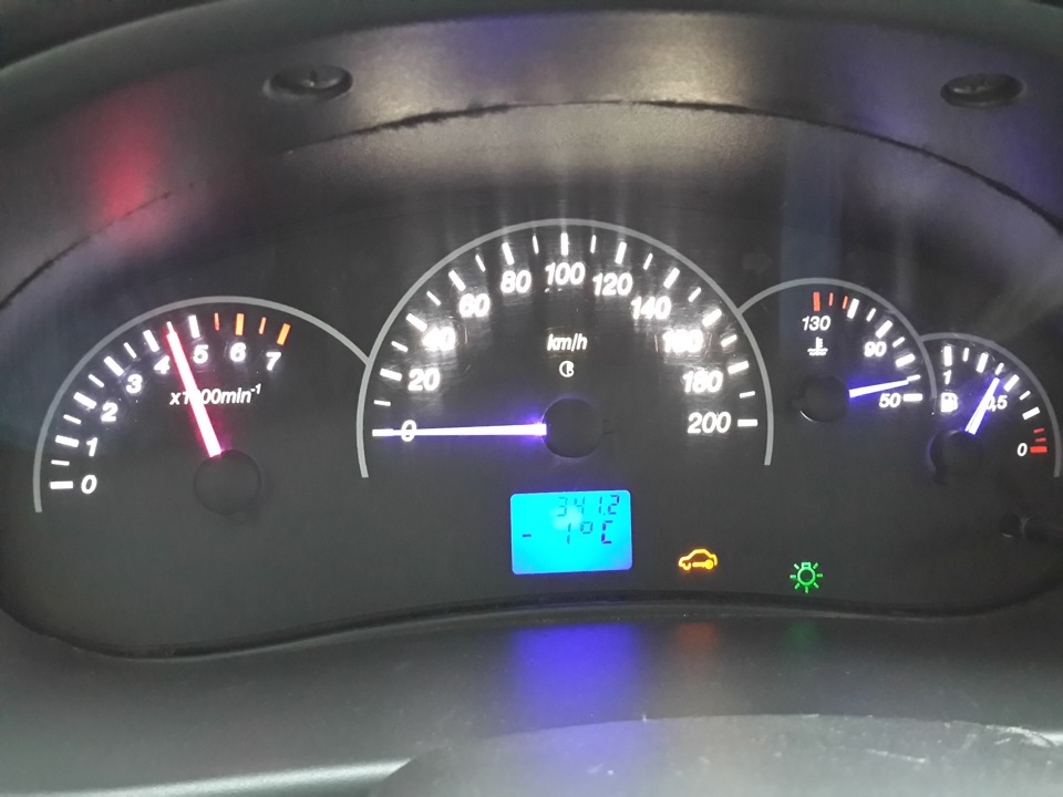 приборная панель. — Lada Приора хэтчбек, 1,6 л, 2008 года | электроника ...