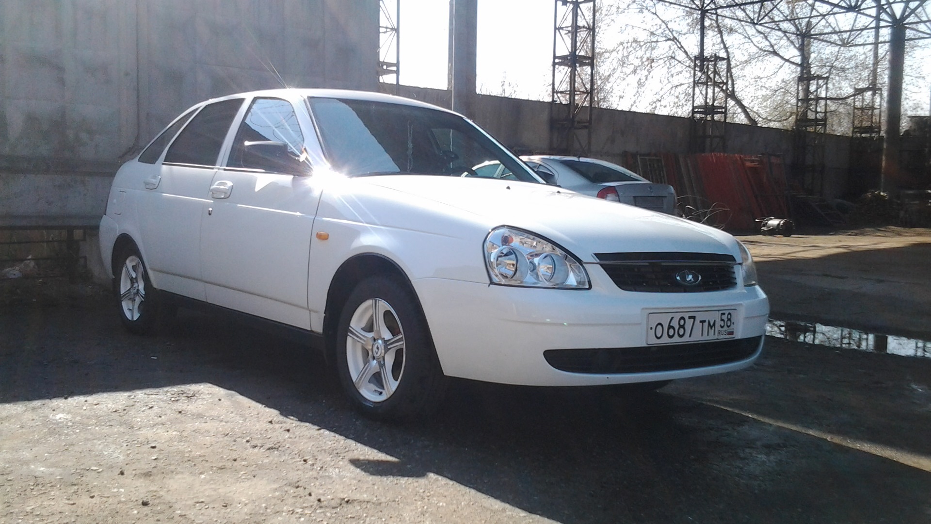 Lada Приора хэтчбек 1.6 бензиновый 2011 | 16v, 1,6, 98 л.с., сток на DRIVE2