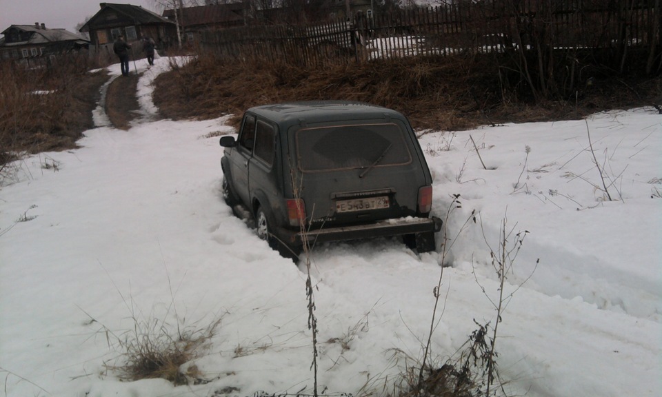 Весенняя вылазка до дачи… — Lada 4x4 3D, 1,6 л, 2000 года | прикол | DRIVE2