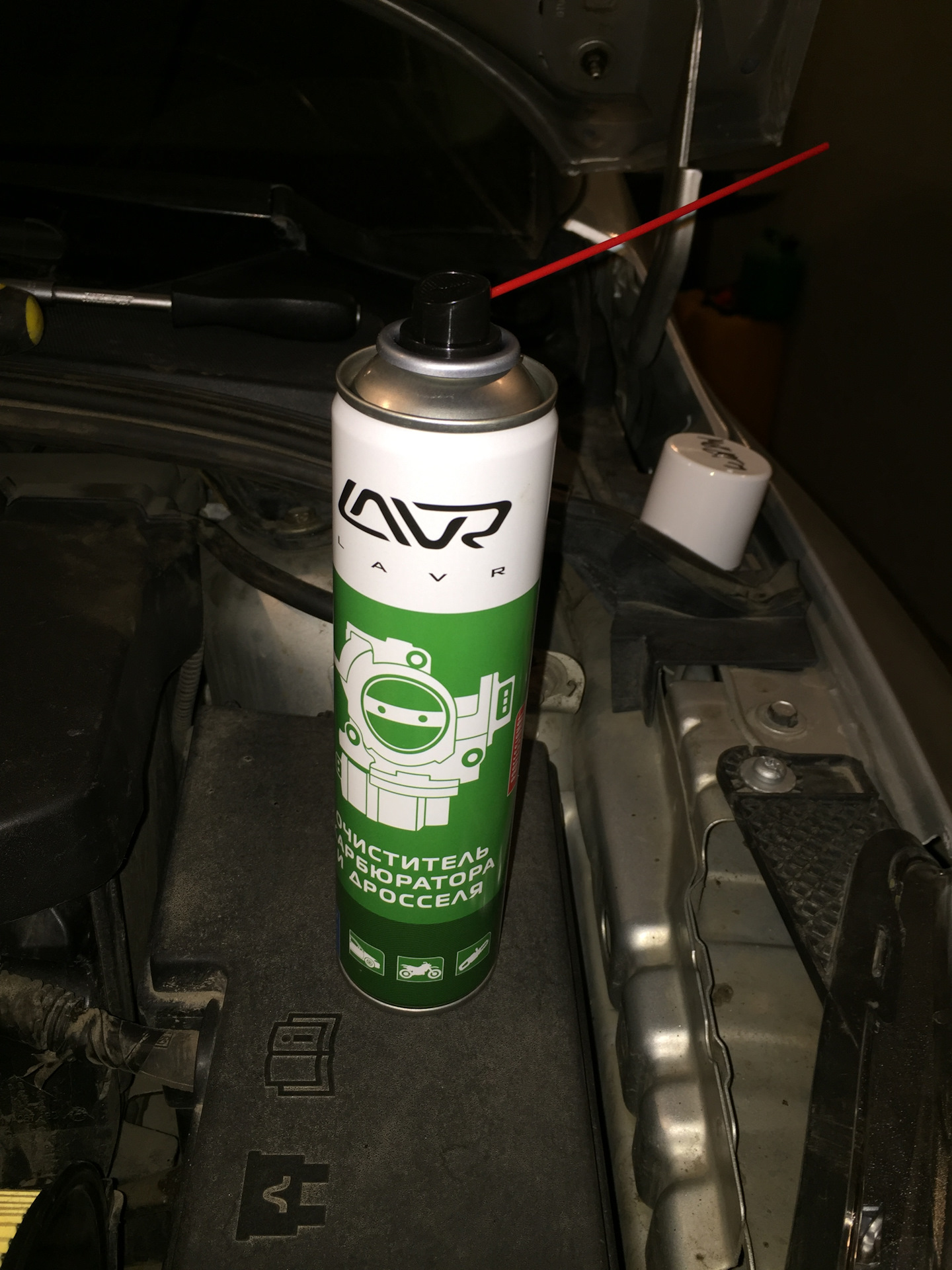 спрей для очистки дмрв. очистить датчика массового расхода воздуха. промывка датчика массового расхода воздуха. чистка датчика расхода воздуха ваз 2114. чистка датчиков.