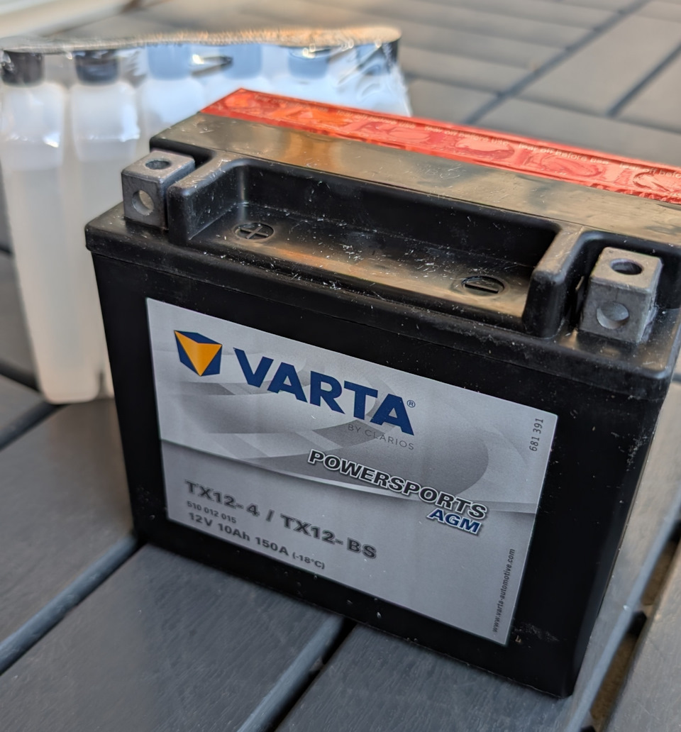 Новый акб — Volvo V60 Cross Country (2G). Запчасти на фото: 510012015