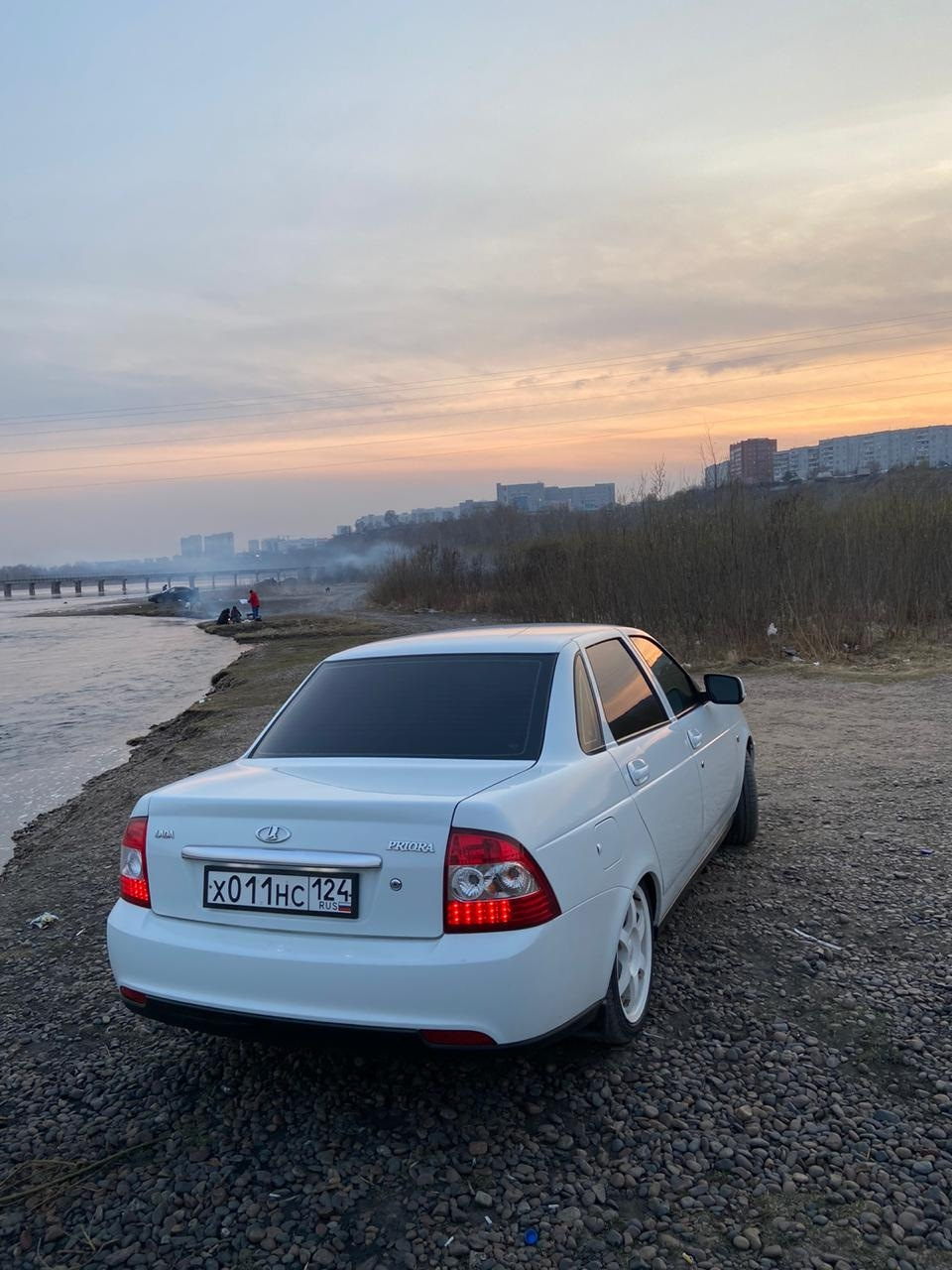 Lada Priora 2 седан белый