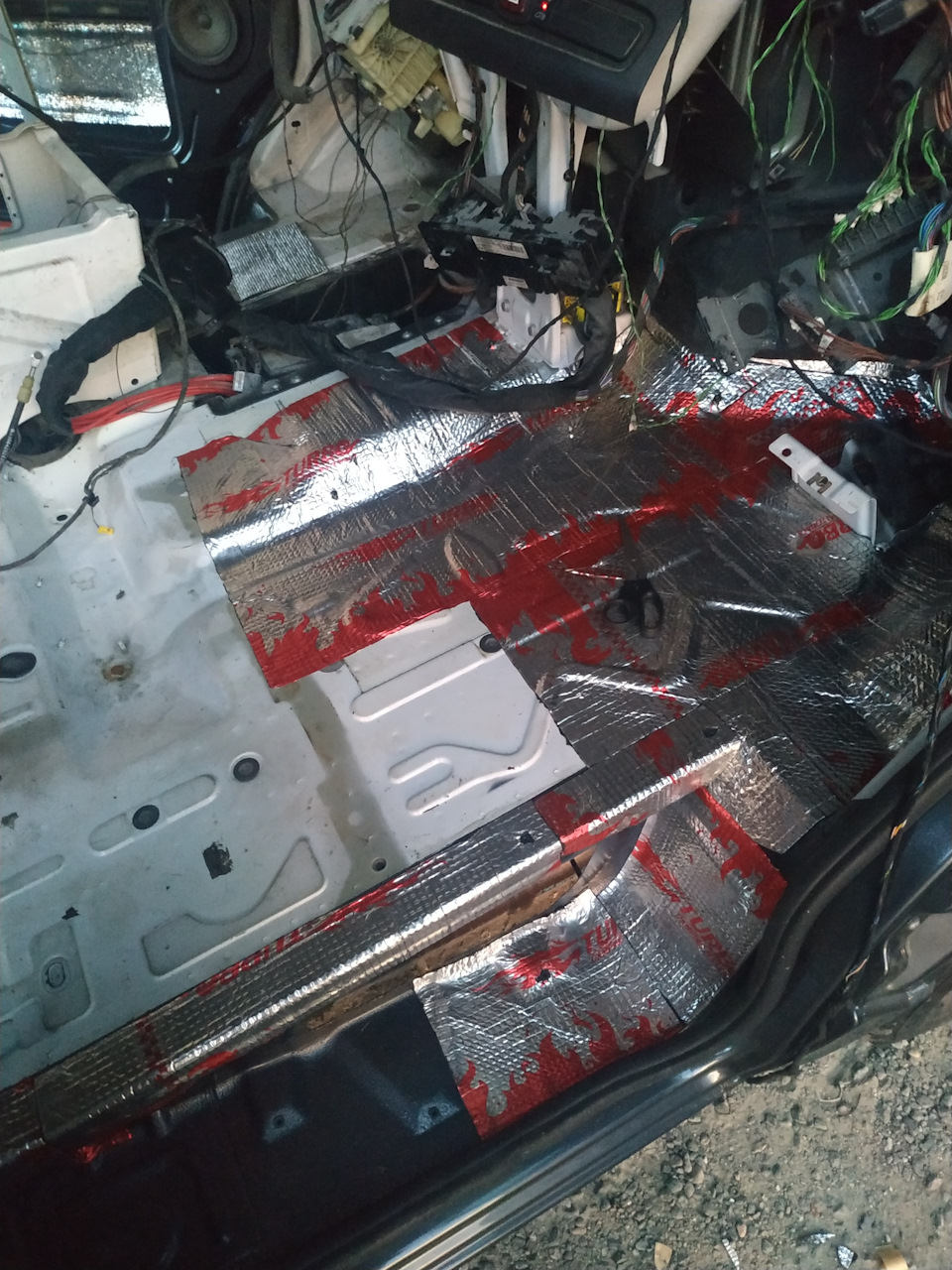 Мойка двигателя паром Mitsubishi Pajero Sport — CarLife на DRIVE2