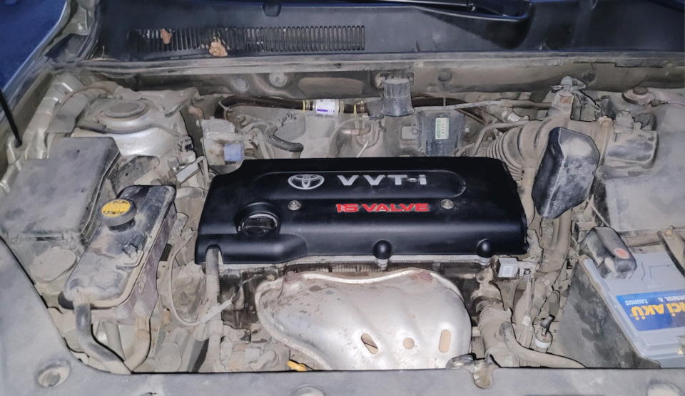 ну и для феншуя натер пластик на крышке полиролью, блястит как новая))) — Toyota RAV4 (III)