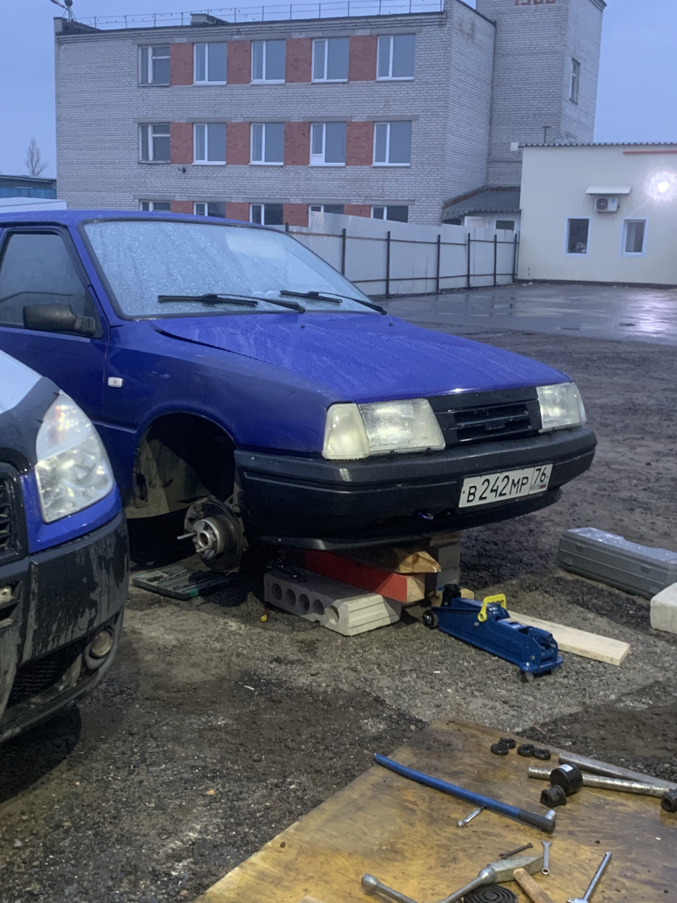 Попытка установить защиту Картера, замена сайлентблоков стабилизатора ...