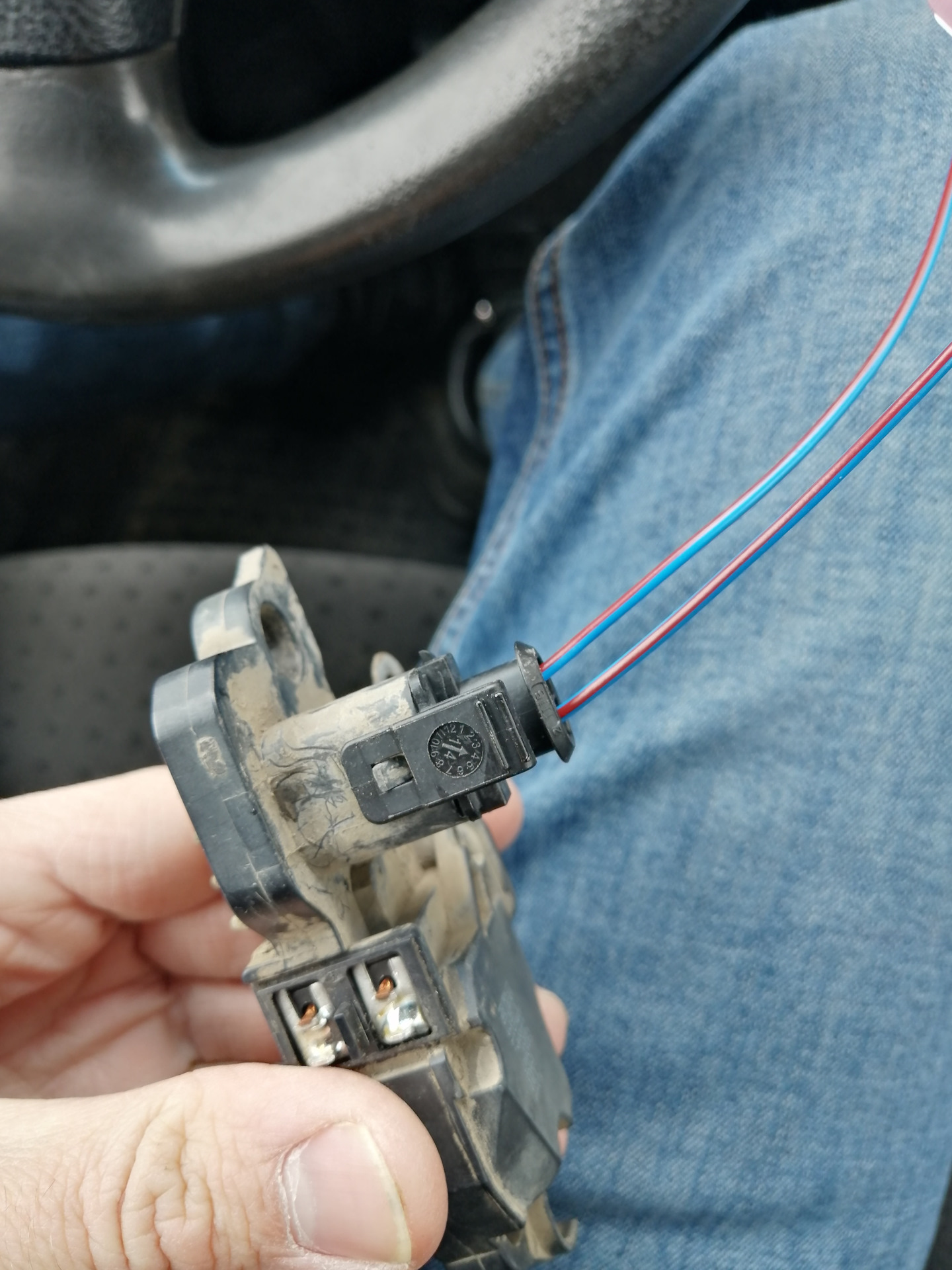 Замена регулятора напряжения генератора — Opel Zafira B, 1,8 л, 2011 ...