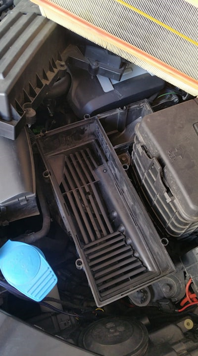 Пластиковый кусок под воздушный фильтр — Volkswagen Tiguan (1G), 2 л ...