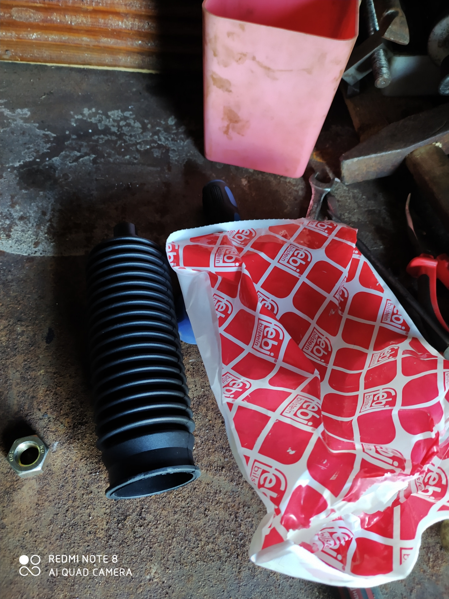 Замена пыльника рулевой тяги — Volvo 850, 2,5 л, 1997 года | запчасти ...