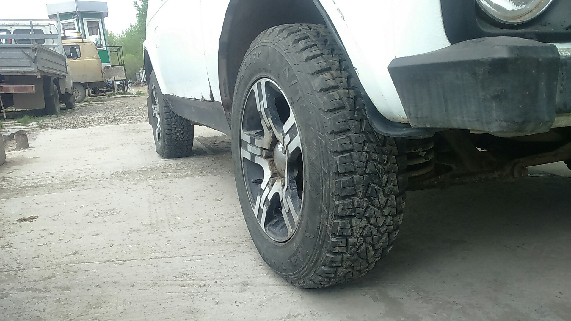 Matador r16. Матадор 215/65 r16 at на Ниве. Матадор Изарда 205/70/15 на ниву Шевроле. Резина АТ Матадор на ниву.