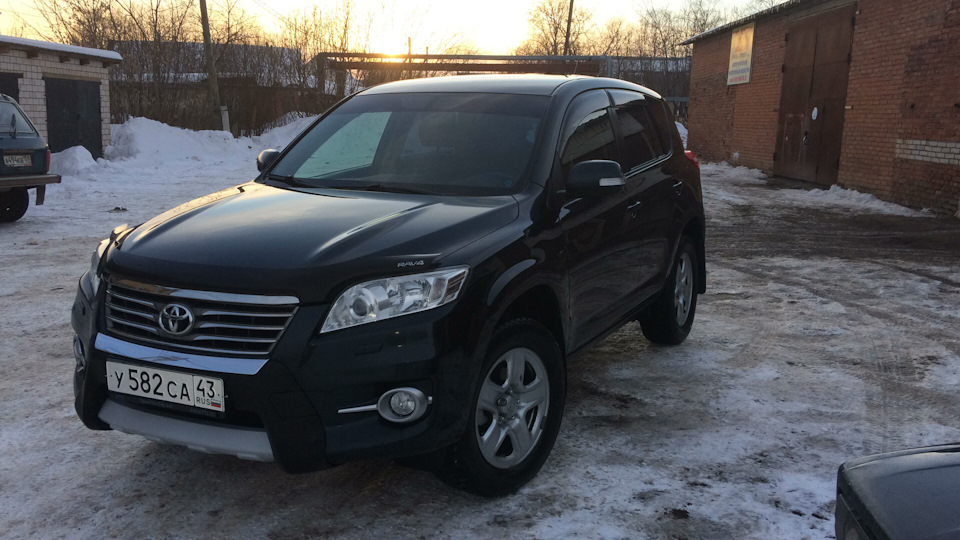 Замена масла в ДВС — Toyota RAV4 (III), 2 л, 2012 года | своими руками ...