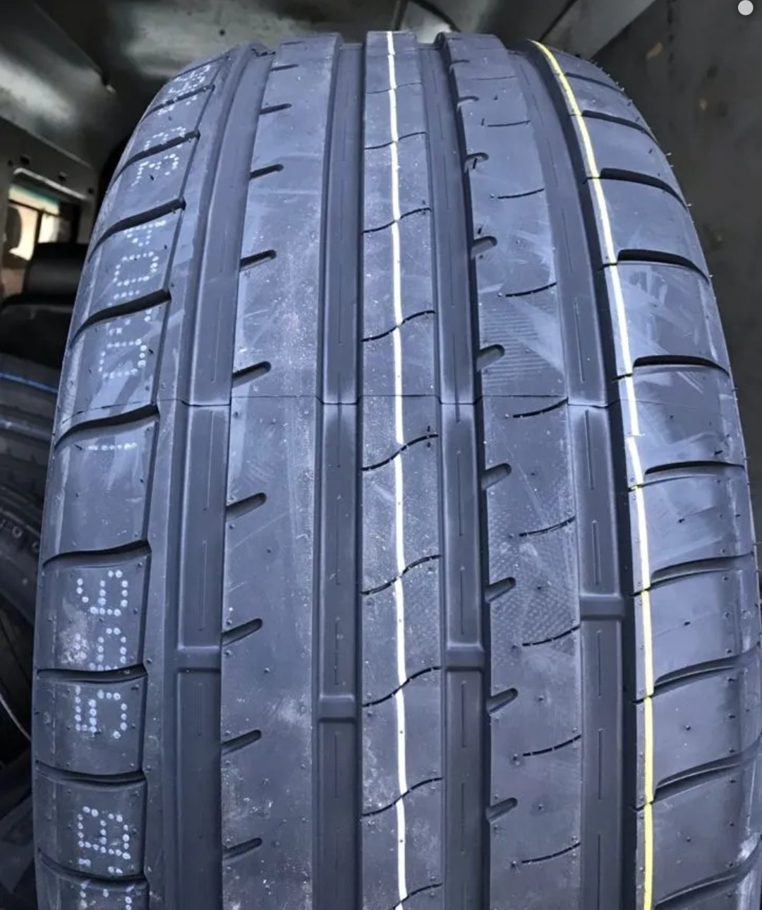 Catchfors шины. Windforce catchfors UHP 195/45 r16 84v XL. Шины Windforce catchfors UHP 205/50. Шины Windforce catchfors UHP. Windforce catchfors UHP 225/40 zr18.