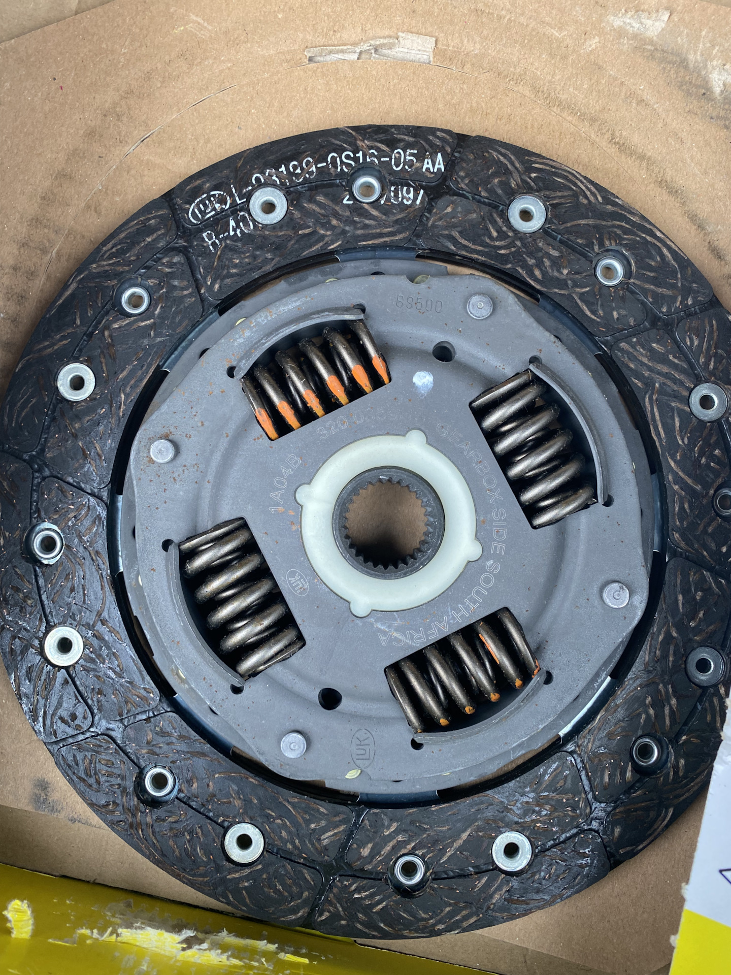Сцепление на альмера g15. 3000100q2k. 620311909 LUK. Nissan 3000100q0c к-т сцепления/Clutch Kit. 3000100q0c drive2