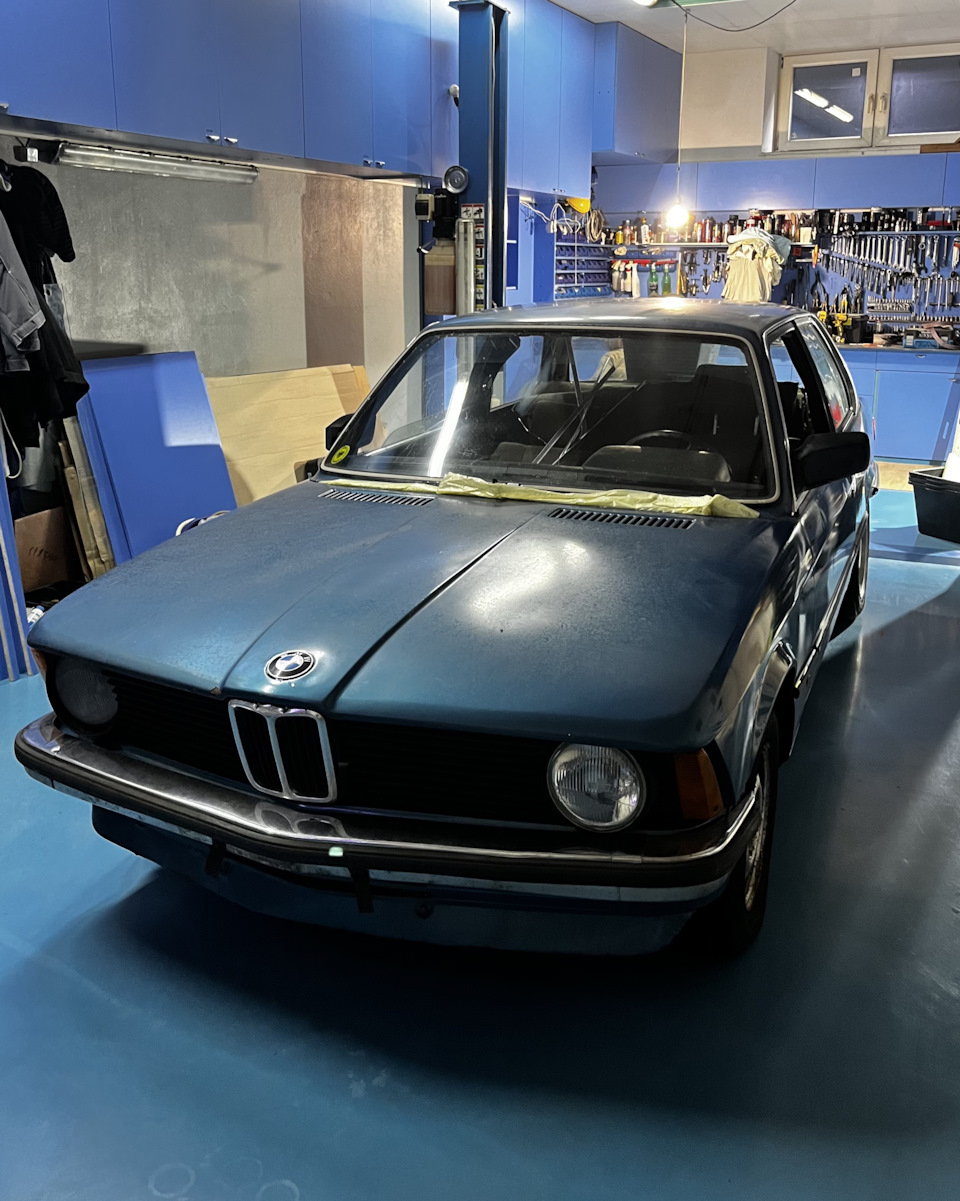 Кастомные диски, 316 тормоза брембо, начало положено — BMW 3 series (E21),  2,8 л, 1981 года | просто так | DRIVE2