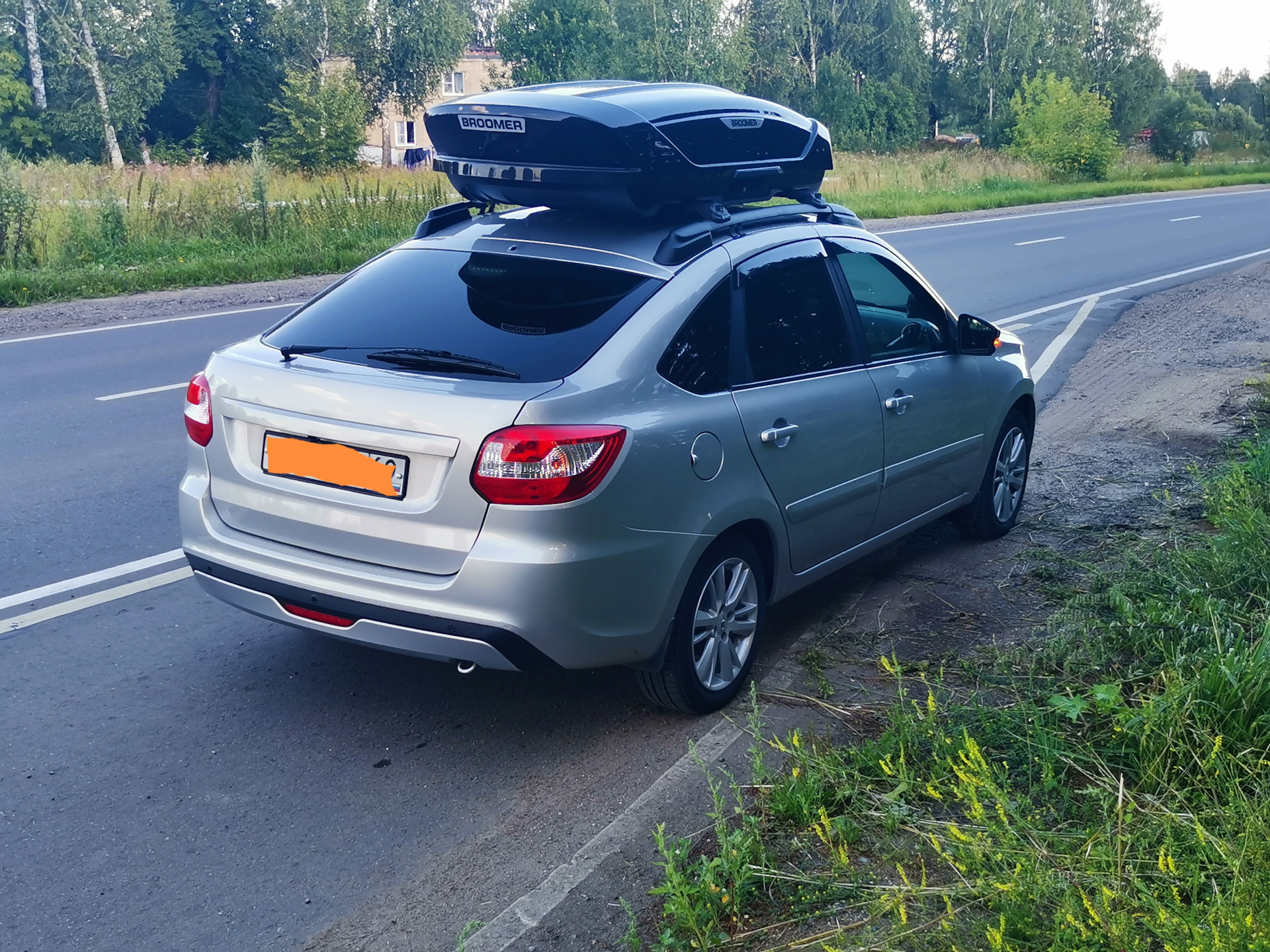 Поставил бокс — Lada Гранта Лифтбек (2G), 7,5 л, 2019 года | аксессуары ...