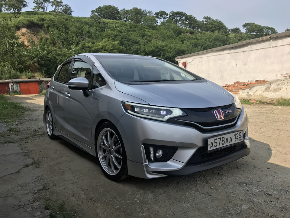 Purple Honda Fit Jazz Car