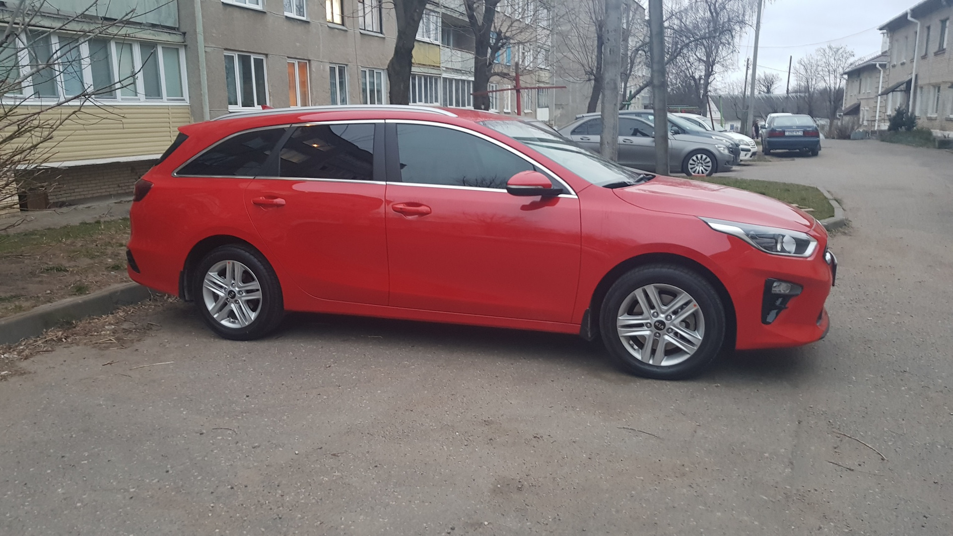 Сравнение FORD Focus 3 и KIA Ceed SW (CD) — KIA Ceed SW (3G), 1,6 л ...