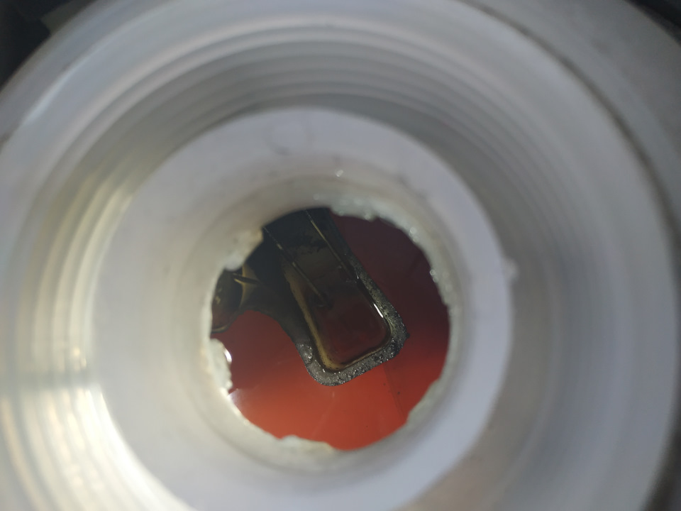 Черный налет в расширительном бачке. — Skoda Octavia A4 Mk1, 1,6 л ...