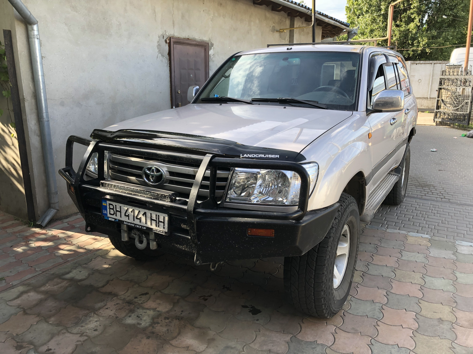 Капот ленд крузер 100. Toyota Land Cruiser 100. Тойота 105. Land Cruiser 105, VIN jtecb09j103022389.