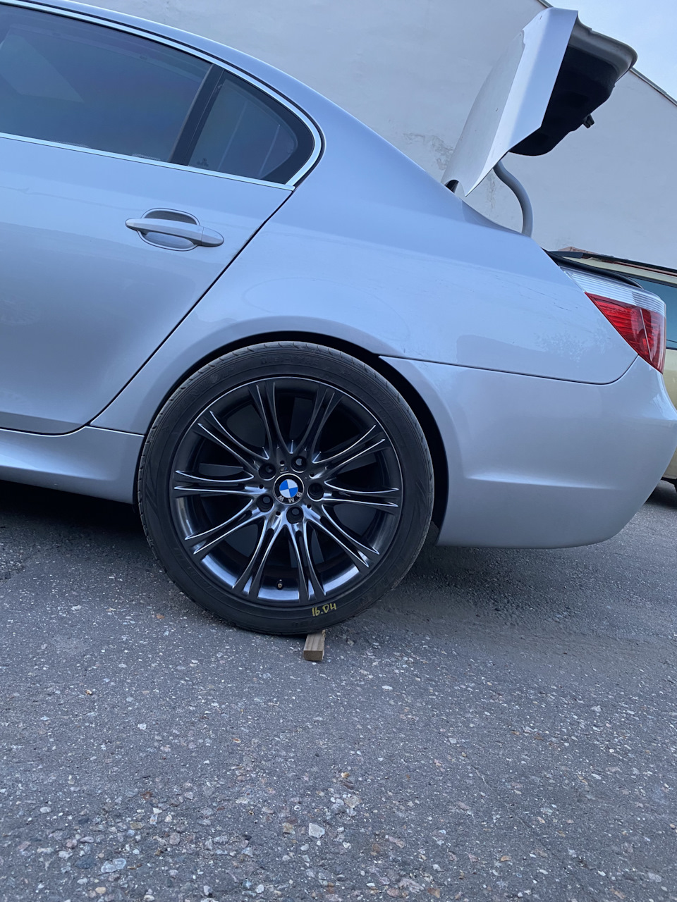 Нормальные диски поставь или лучшие стили дисков BMW — BMW 5 series ...