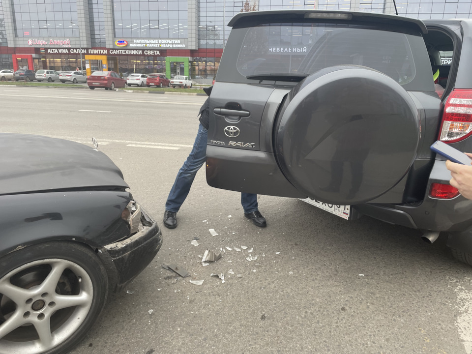 ДТП + вскрытие капота ) — Mercedes-Benz C-class (W202), 2,8 л, 1994 ...