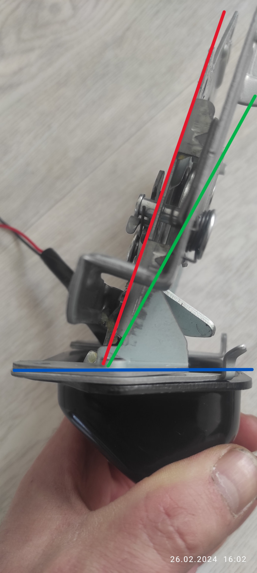 Доводчик багажника часть2 механическая — Nissan X-Trail I (t30), 2 л ...