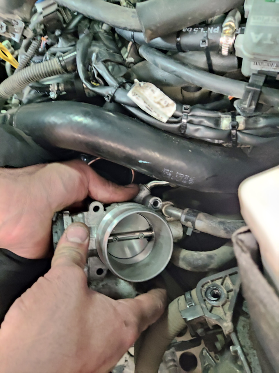 чистка дроссельной заслонки — KIA Ceed (2G), 1,6 л, 2012 года | своими ...