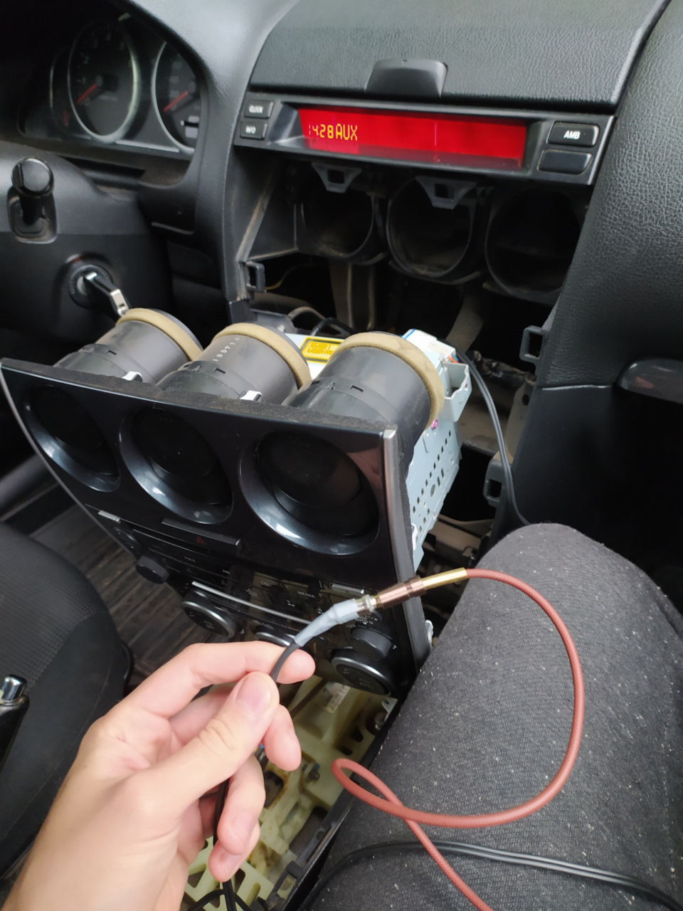 4FAAAgH25 A 960 Мазда 6 как включить аукс