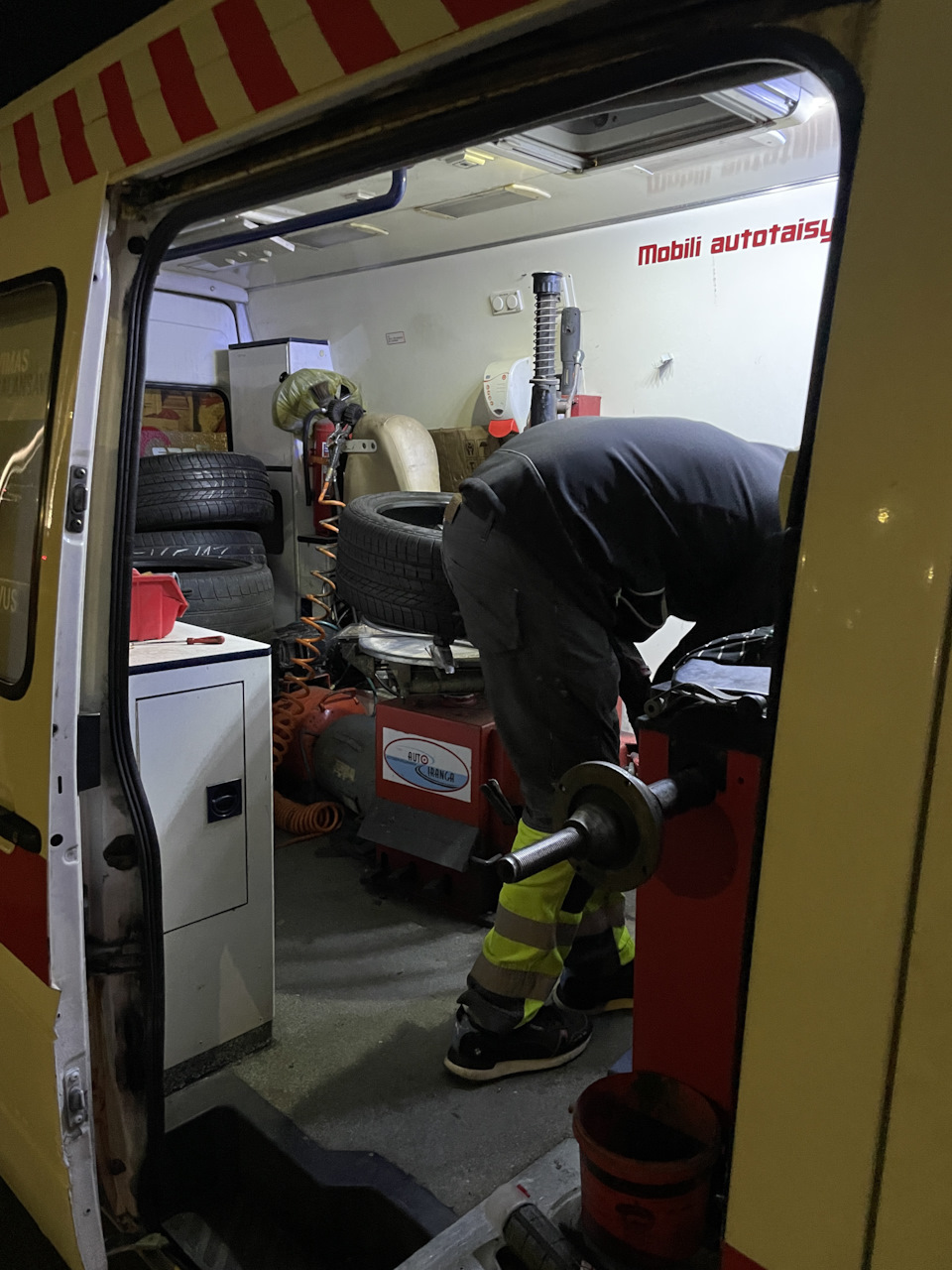 Фото в бортжурнале Mercedes-Benz E-class (W213)