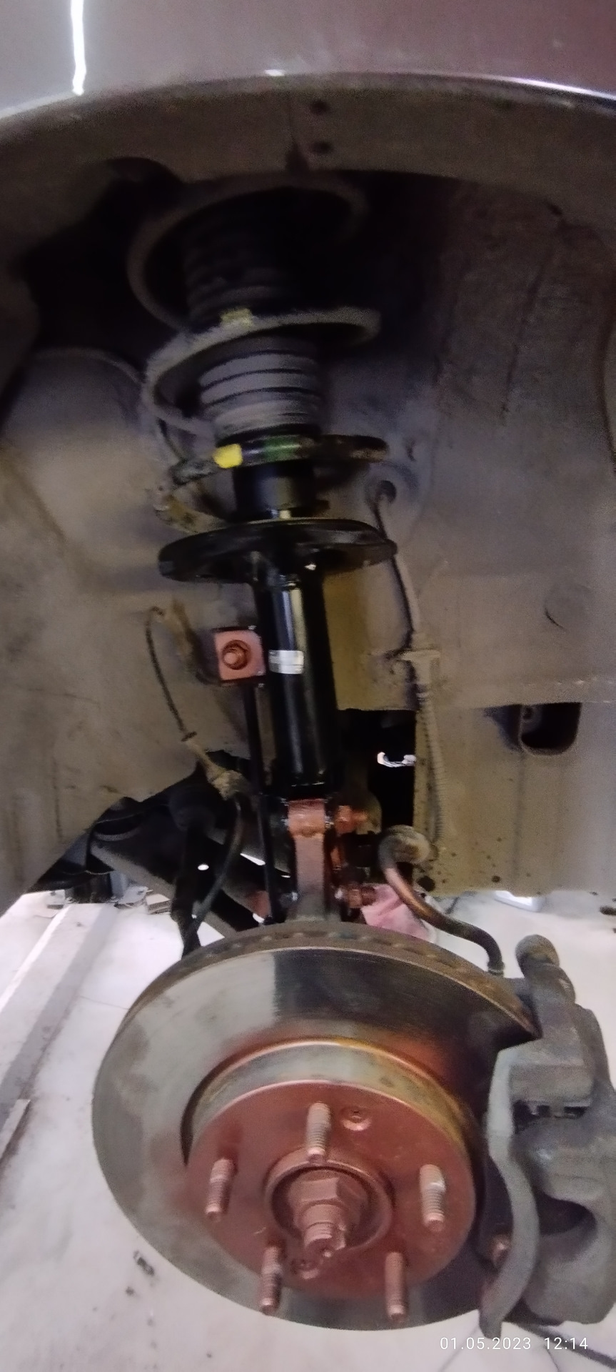 Замена передних стоек, опорного подшипника — KIA Ceed (2G), 1,6 л, 2012 ...