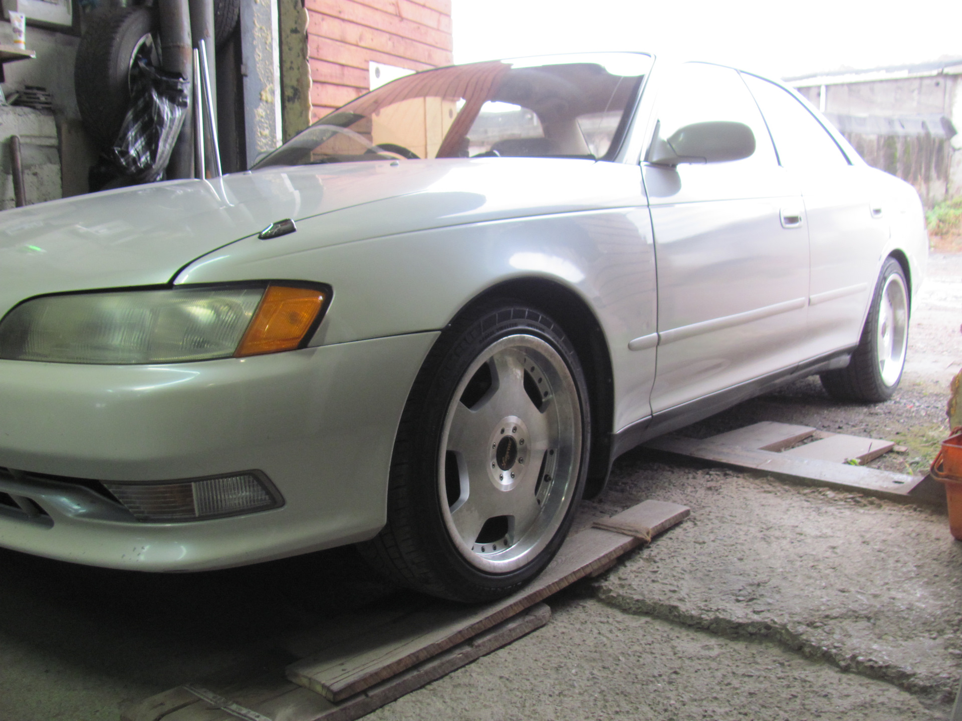 диски на тойота марк 2 100. тойота марк 2 90 r17. Cr-kiwami r17 cresta 100. Mark 17. Toyota mark 2 100 на дисках.