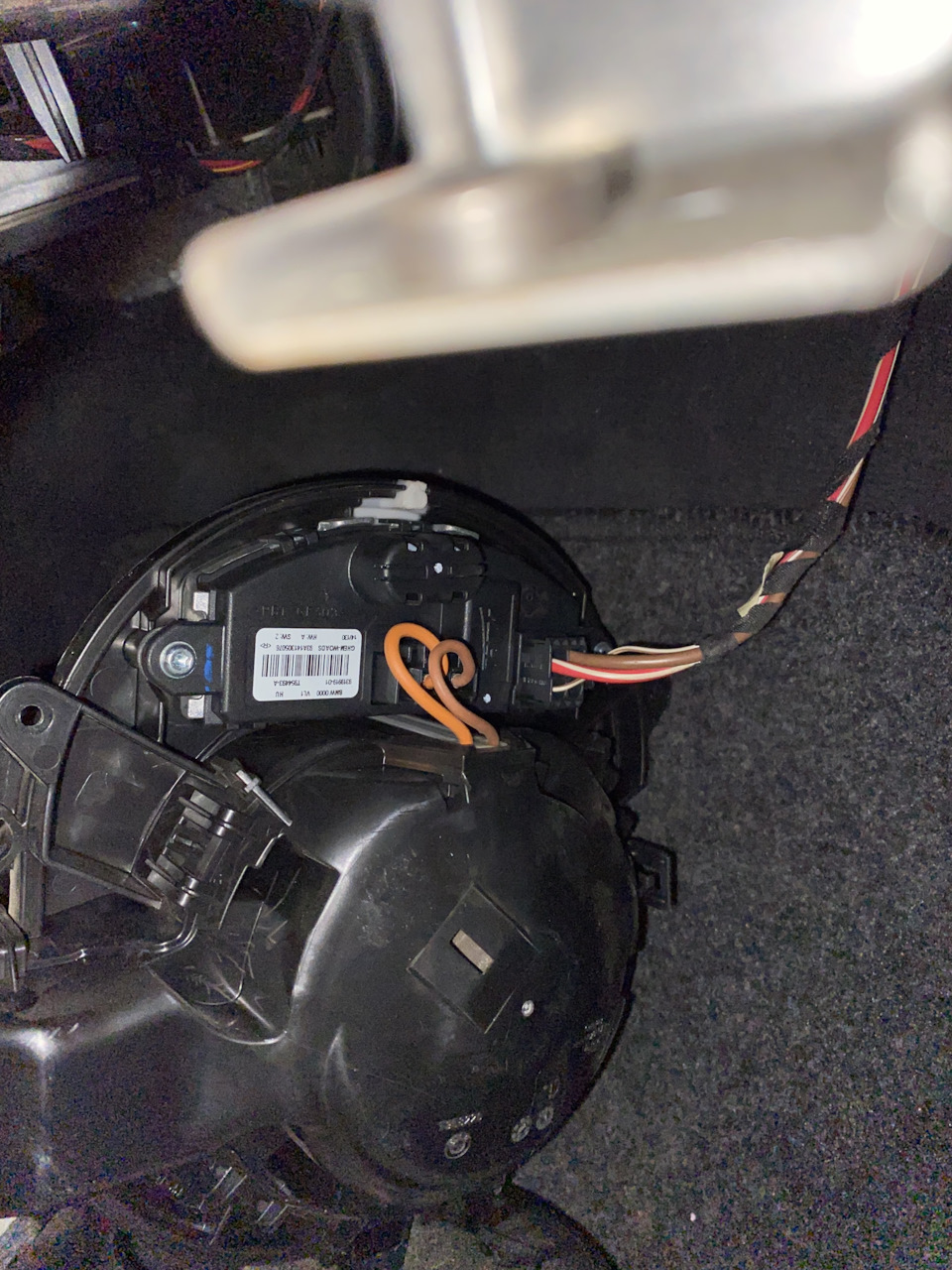 Смазка и чистка моторчика печки. — BMW 3 series (F30), 1,6 л, 2014 года ...