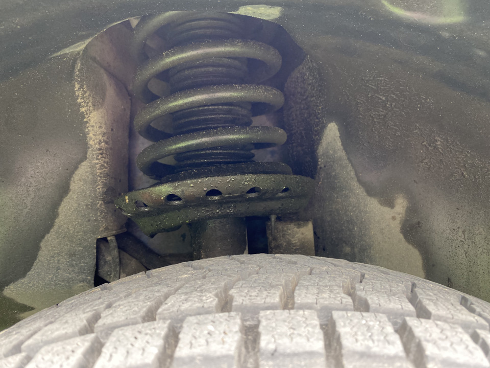 Потек амортизатор) — Land Rover Freelander 2 (L359), 2,2 л, 2008 года ...