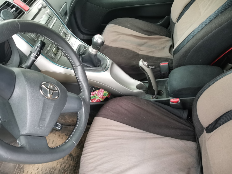 Идем на темную сторону, или подлокотник Blade — Toyota Auris (1G), 1,8 ...