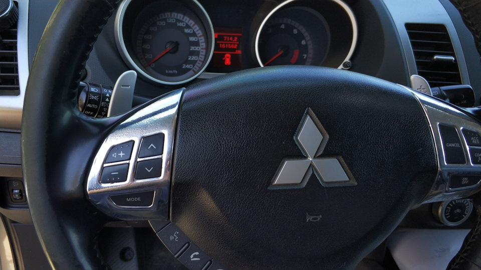 Кнопки громкости Аутлендер ХЛ — Mitsubishi Outlander XL, 2,4 л, 2008 ...