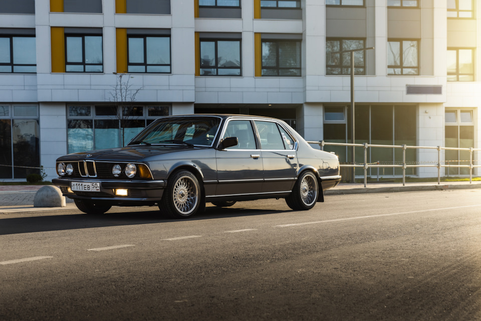 Фото в бортжурнале BMW 7 series (E23)