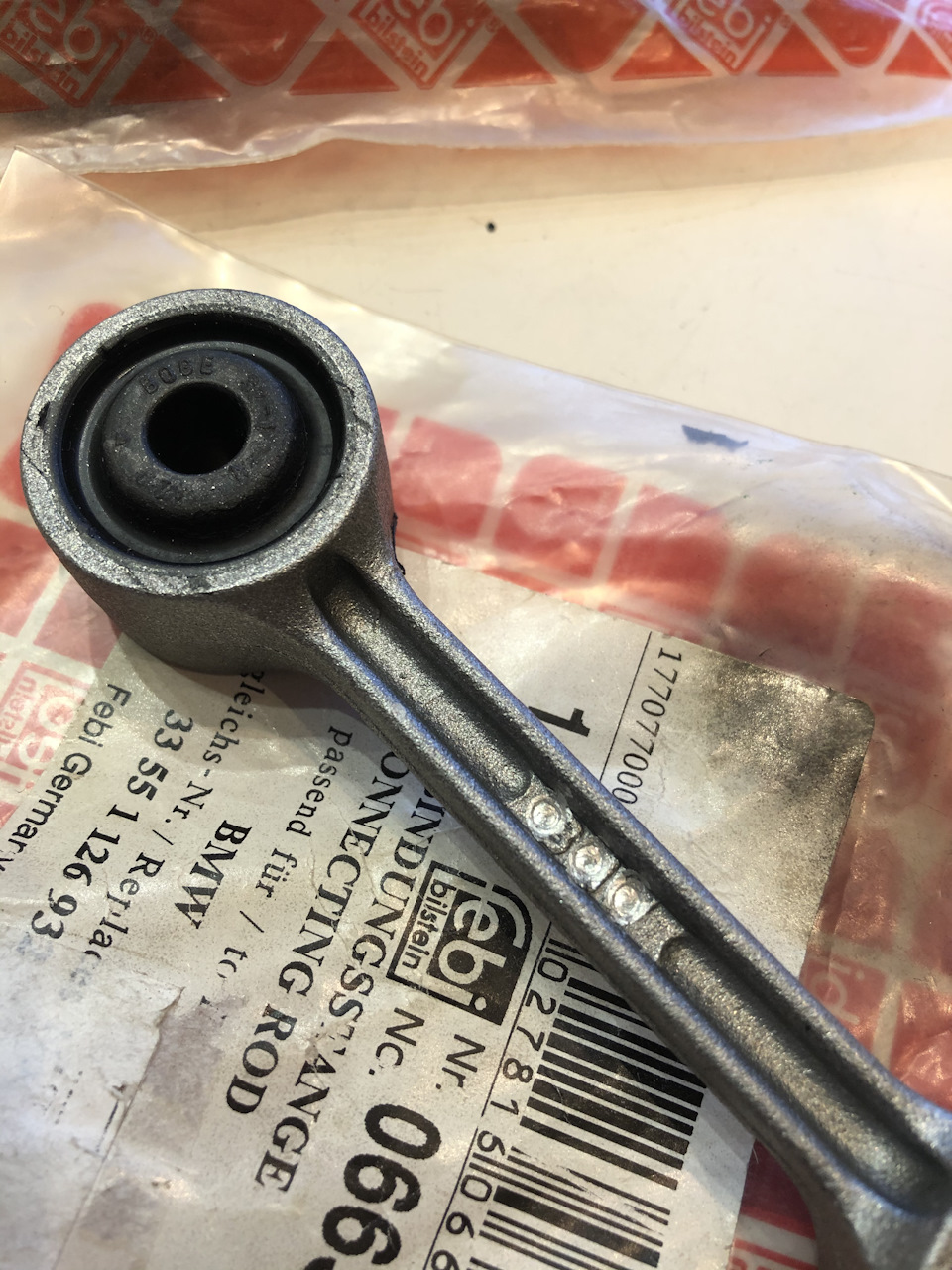 Фото в бортжурнале BMW 3 series (E30). Запчасти на фото: 102781, 12693