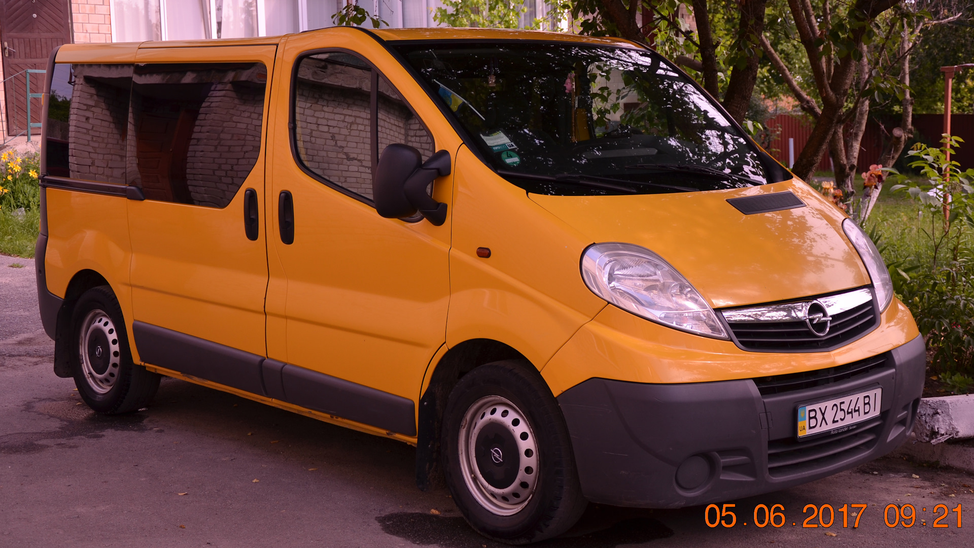 Opel Vivaro (1G) 2.0 дизельный 2007 | 2,0 Семейный автобус на DRIVE2