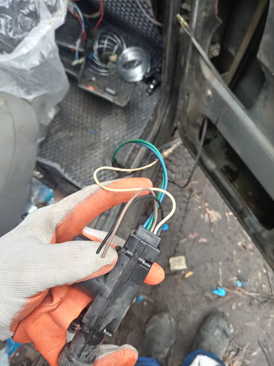 Тоже с пятью проводами и тоже в рабочем состоянии. — Lada 2120 Надежда