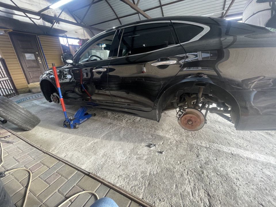 Вибрация и уводит руль… — Infiniti M (3G), 3,7 л, 2012 года | поломка ...